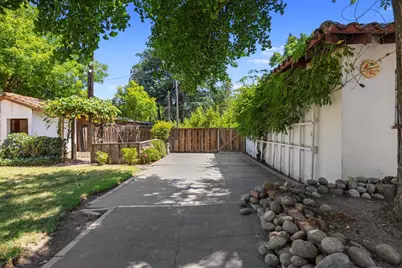 1300 N Berkeley Avenue, Turlock, CA 95380 - Photo 48