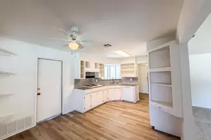 8845 Los Olivas Ct, Stockton, CA 95210 - Photo 2