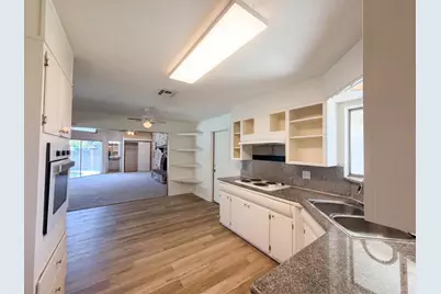 8845 Los Olivas Court, Stockton, CA 95210 - Photo 10