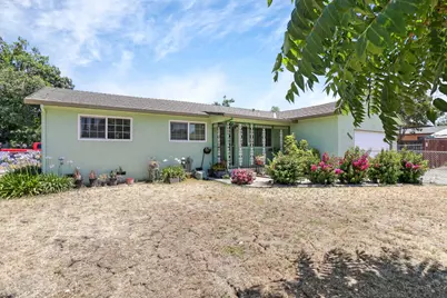 9046 San Pasqual Way, Stockton, CA 95210 - Photo 6