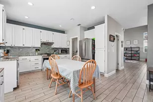 6190 Fieldale Dr, Elk Grove, CA 95758 - Photo 16