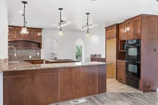 10606 Pioneer Ave, Oakdale, CA 95361 - Photo 32