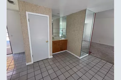 1 Sandhill Ct, Sacramento, CA 95831 - Photo 10