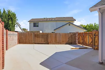 936 Oakbrooke Court, Modesto, CA 95351 - Photo 46