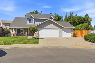 936 Oakbrooke Ct, Modesto, CA 95351 - Photo 2
