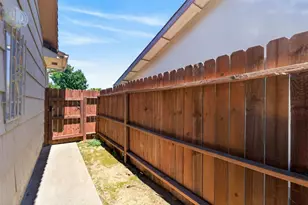4736 F Pkwy, Sacramento, CA 95823 - Photo 38