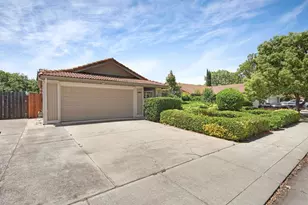 530 Mahogany Ln, Tracy, CA 95376 - Photo 2
