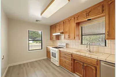1221 S Pleasant Avenue, Lodi, CA 95240 - Photo 16