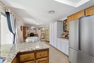 5905 Merlindale Dr, Citrus Heights, CA 95610 - Photo 10