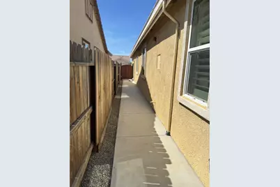636 Pinelli Drive, Los Banos, CA 93635 - Photo 10