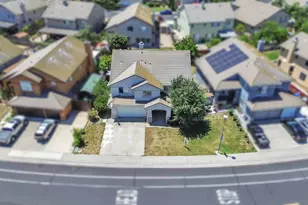 8859 Shasta Lily Dr, Elk Grove, CA 95624 - Photo 4