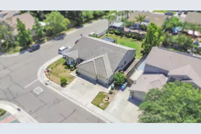 9516 Grasmeer Way, Elk Grove, CA 95624 - Photo 4