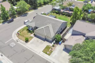 9516 Grasmeer Way, Elk Grove, CA 95624 - Photo 4