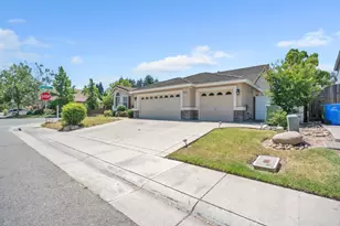 9516 Grasmeer Way, Elk Grove, CA 95624 - Photo 2