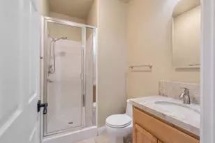 425 Crescent Dr, Roseville, CA 95678 - Photo 14