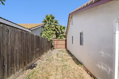 1840 Village Drive, Tracy, CA 95376 - Photo 32