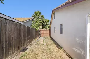 1840 Village Dr, Tracy, CA 95376 - Photo 32