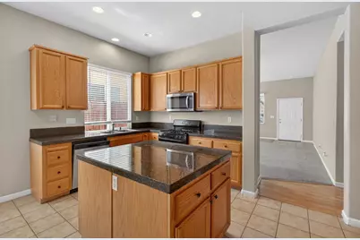 8161 Grisham Way, Elk Grove, CA 95758 - Photo 14