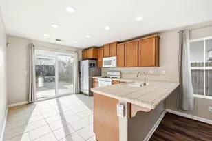 8624 W Wing Dr, Elk Grove, CA 95758 - Photo 10