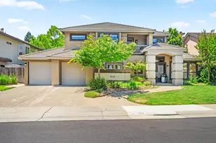 9033 Laguna Lake Way, Elk Grove, CA 95758 - Photo 4