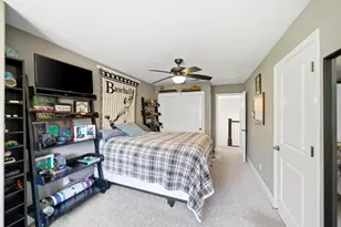 9033 Laguna Lake Way, Elk Grove, CA 95758 - Photo 44