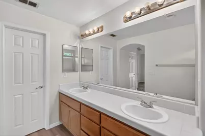 9772 Sand Hollow Way, Elk Grove, CA 95757 - Photo 32