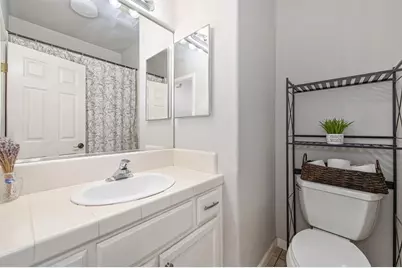 4060 Clarewood Way, Sacramento, CA 95835 - Photo 22