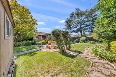 2740 Nordlund Way, Sacramento, CA 95833 - Photo 2