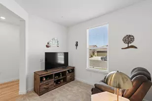 4635 Trout Lily Ln, Roseville, CA 95747 - Photo 10