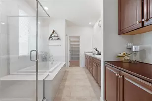 9327 Wild Lilac Cir, Sacramento, CA 95829 - Photo 28