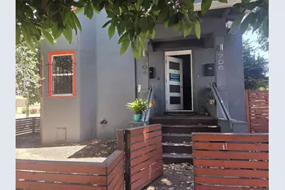 704 E 17th Street, Oakland, CA 94606 - Photo 2