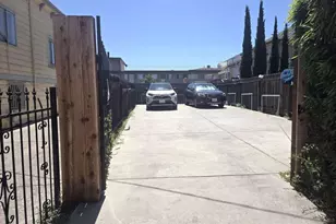704 E 17th St, Oakland, CA 94606 - Photo 16