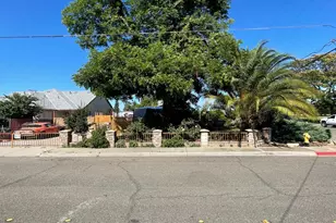 812 E H St, Oakdale, CA 95351 - Photo 1