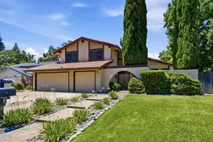 8359 Newbridge Way, Citrus Heights, CA 95610 - Photo 4