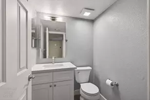 2225 Americana Dr, Roseville, CA 95747 - Photo 24