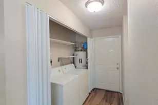 7441 Auburn Oaks Ct, Citrus Heights, CA 95621 - Photo 2