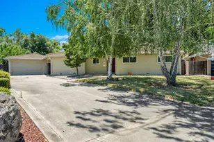 832 Prow Ct, Sacramento, CA 95822 - Photo 2