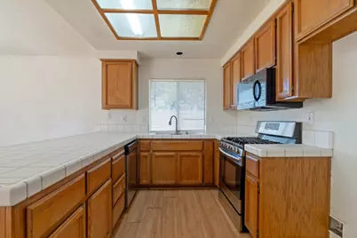 6427 Canyon Creek Way, Elk Grove, CA 95758 - Photo 10