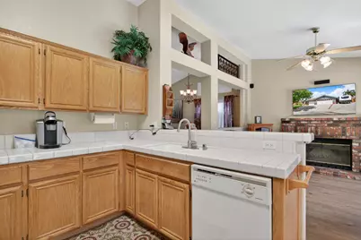 2653 W Evelyn Court, Tracy, CA 95377 - Photo 18
