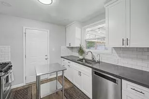 3933 Loreto Way, Sacramento, CA 95821 - Photo 10