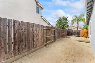 9656 Holly Glen Way, Elk Grove, CA 95757 - Photo 26