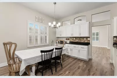 9656 Holly Glen Way, Elk Grove, CA 95757 - Photo 10
