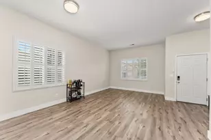 9656 Holly Glen Way, Elk Grove, CA 95757 - Photo 6
