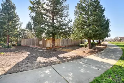 8203 Gardenside Court, Sacramento, CA 95829 - Photo 42