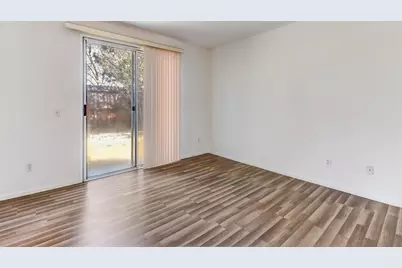 8203 Gardenside Court, Sacramento, CA 95829 - Photo 18
