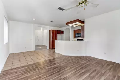 8203 Gardenside Court, Sacramento, CA 95829 - Photo 12