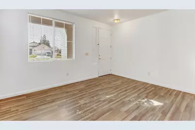 8203 Gardenside Court, Sacramento, CA 95829 - Photo 4
