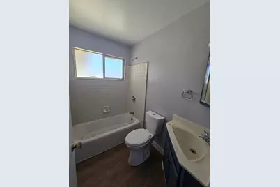 7233 Lindale Drive, Sacramento, CA 95828 - Photo 10