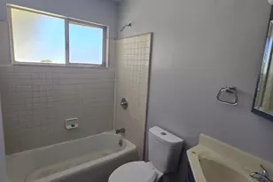 7233 Lindale Dr, Sacramento, CA 95828 - Photo 10