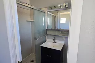 7233 Lindale Dr, Sacramento, CA 95828 - Photo 14